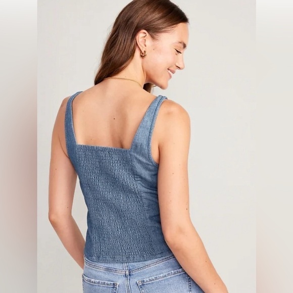 NWT! Old Navy Dark Wash Fitted Jean Cropped Top - Size Small 🤎 - Picture 2 of 4